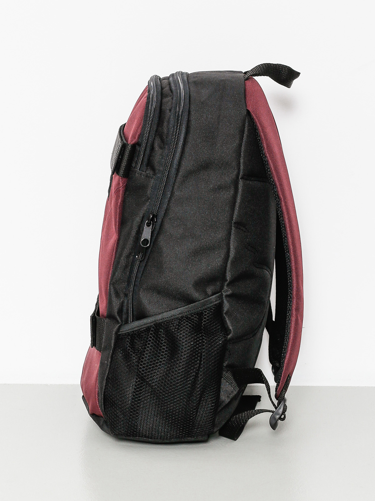 Nervous Rucksack Classic (maroon)
