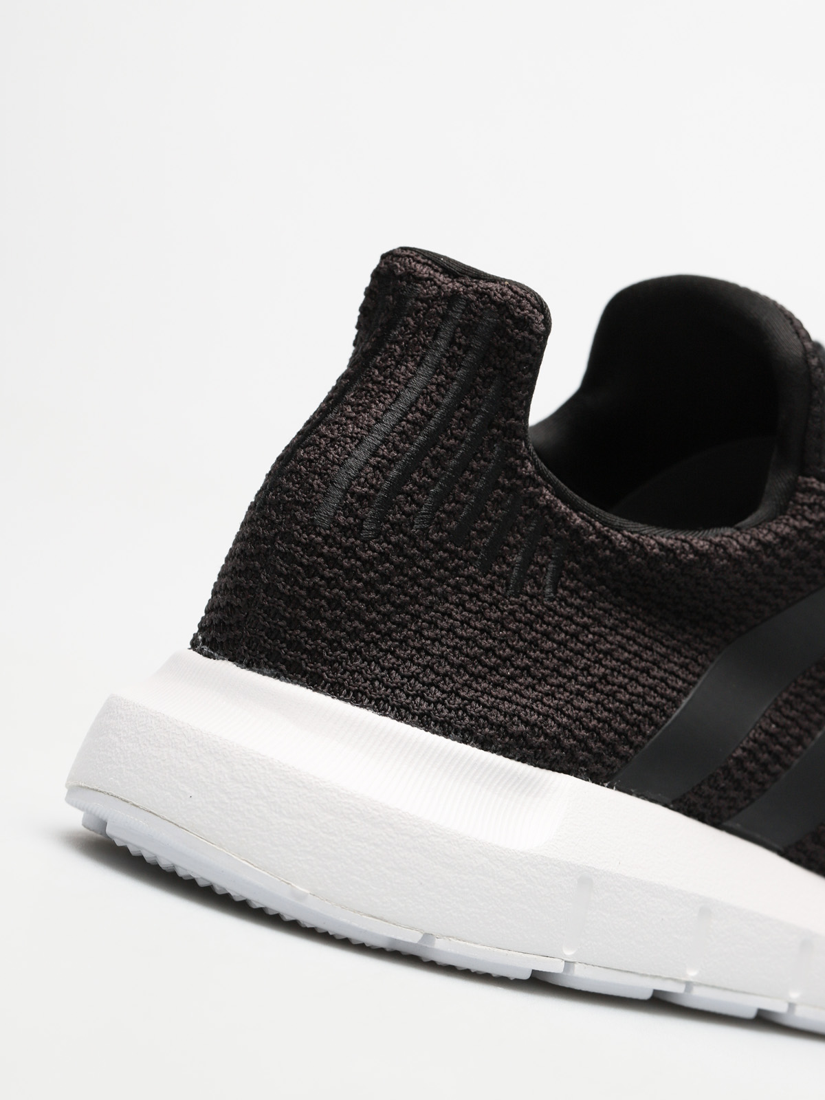 adidas Originals Swift Run Schuhe (core black/core black/ftwr white)