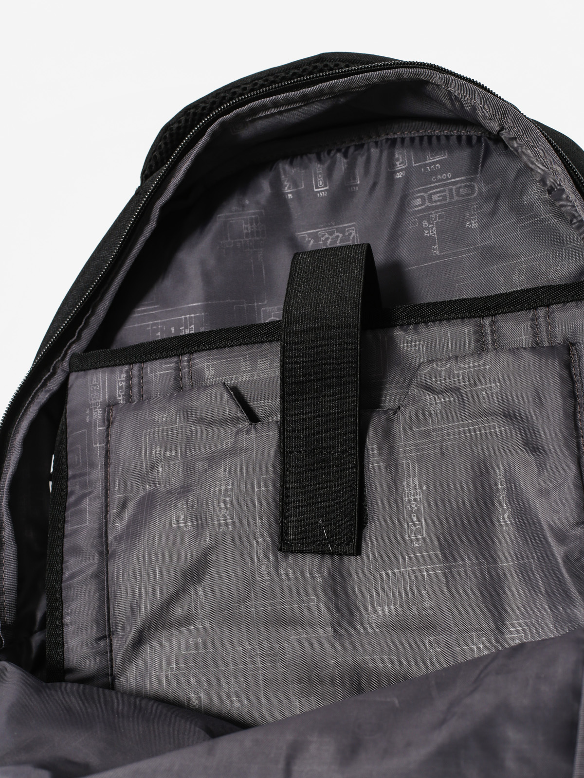 Ogio Backpack Tribune 17 (blk)