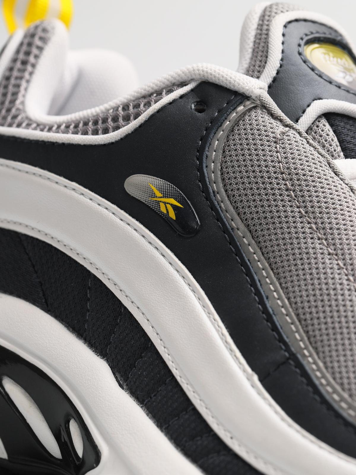 Reebok Shoes Daytona Dmx (og wht/night navy/mgh solid grey/yellow/black)