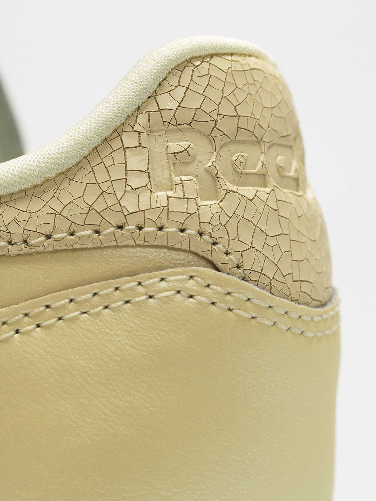 Reebok Schuhe Classic Leather Wmn (mid washed yellow)