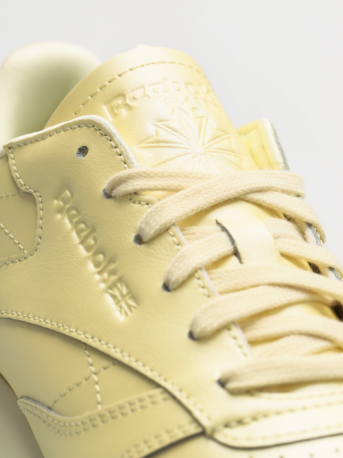 Reebok Schuhe Classic Leather Wmn (mid washed yellow)