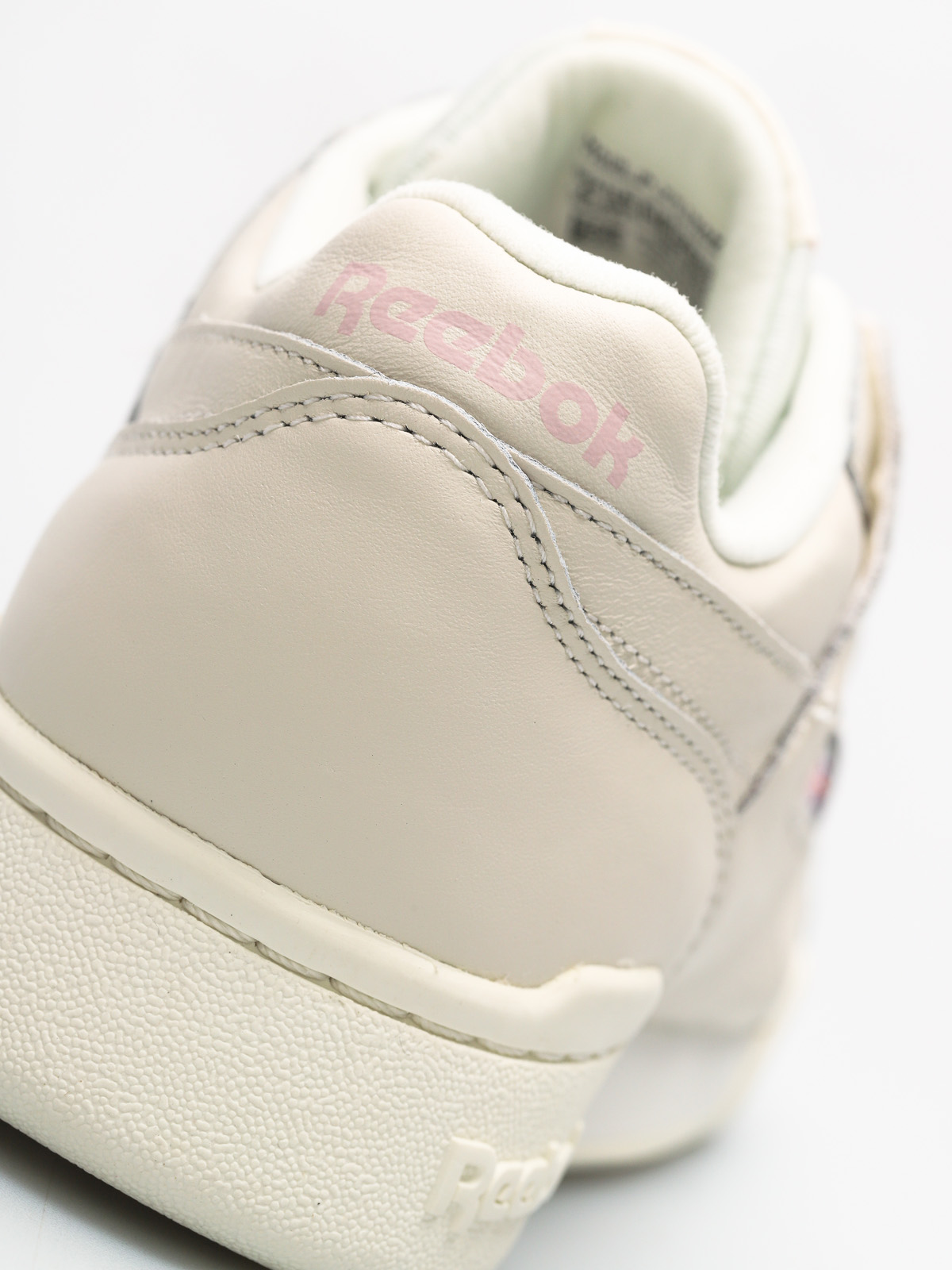 Reebok Shoes Workout Lo Plus Wmn (vintage white/practical pink)