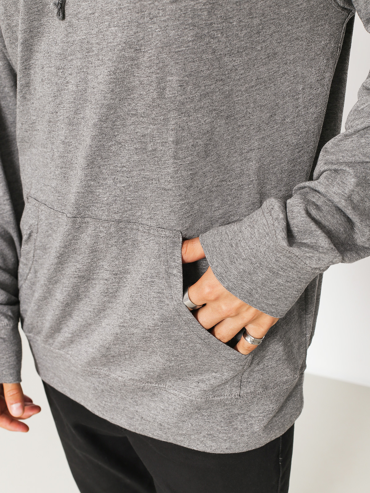 Primitive Pennant Arch HD Hoodie (athletic heahter)