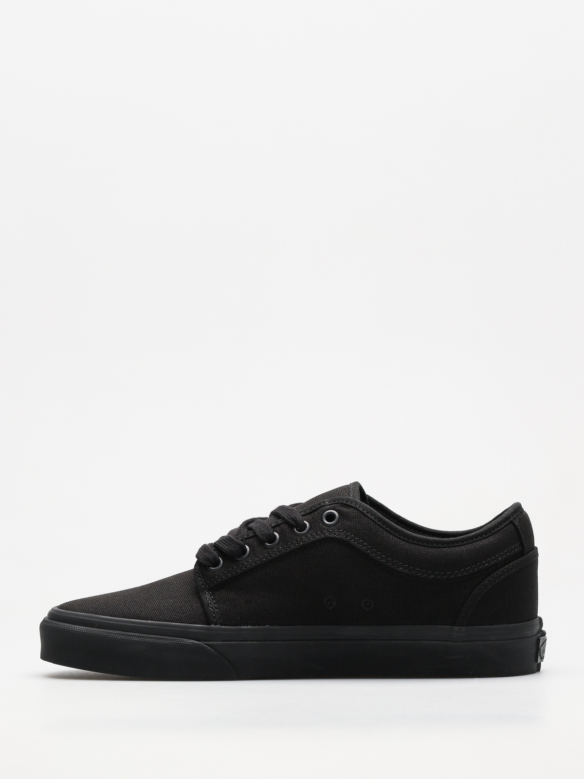chukka low blackout