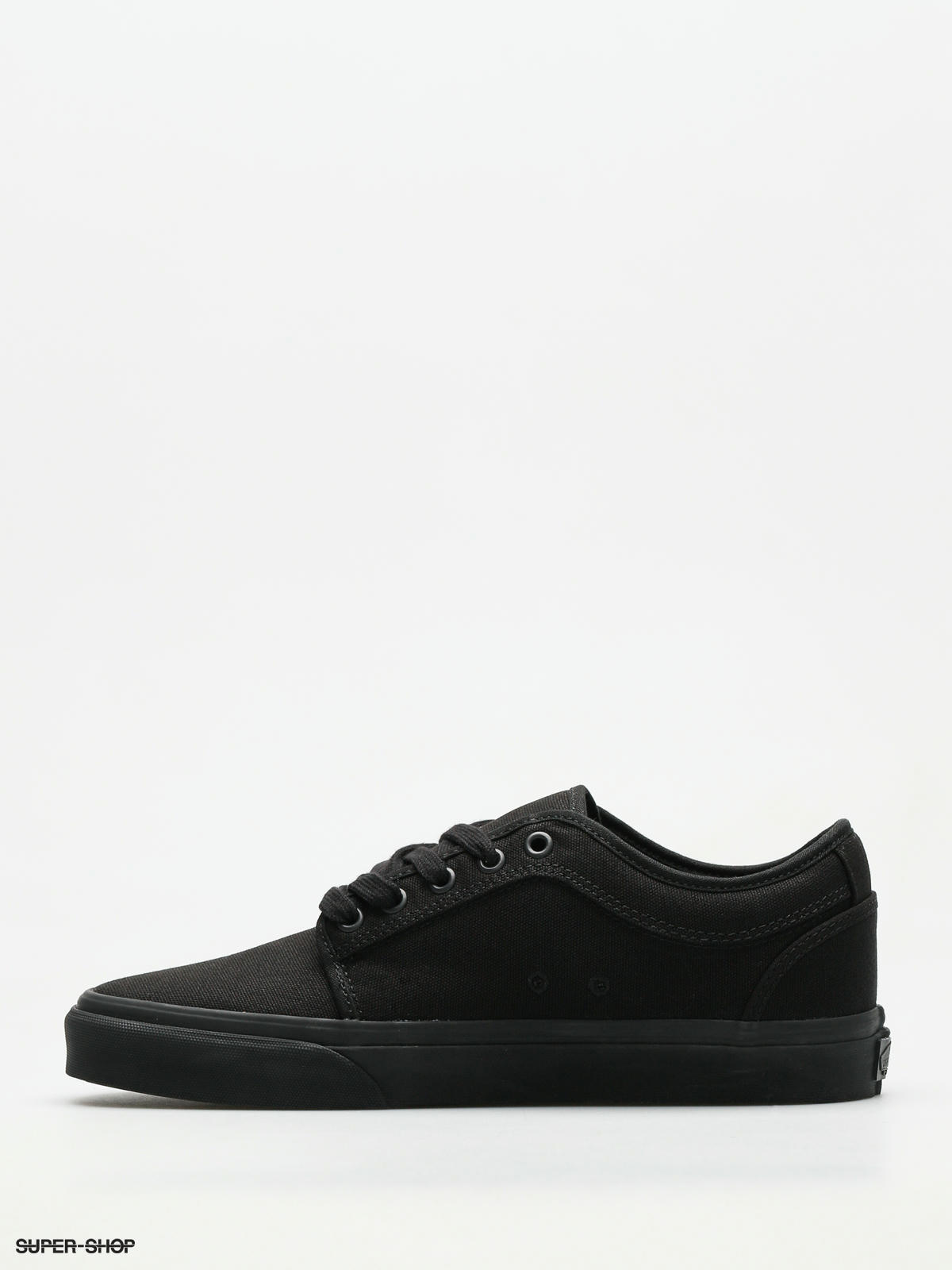 Vans chukka low blackout on sale shoes