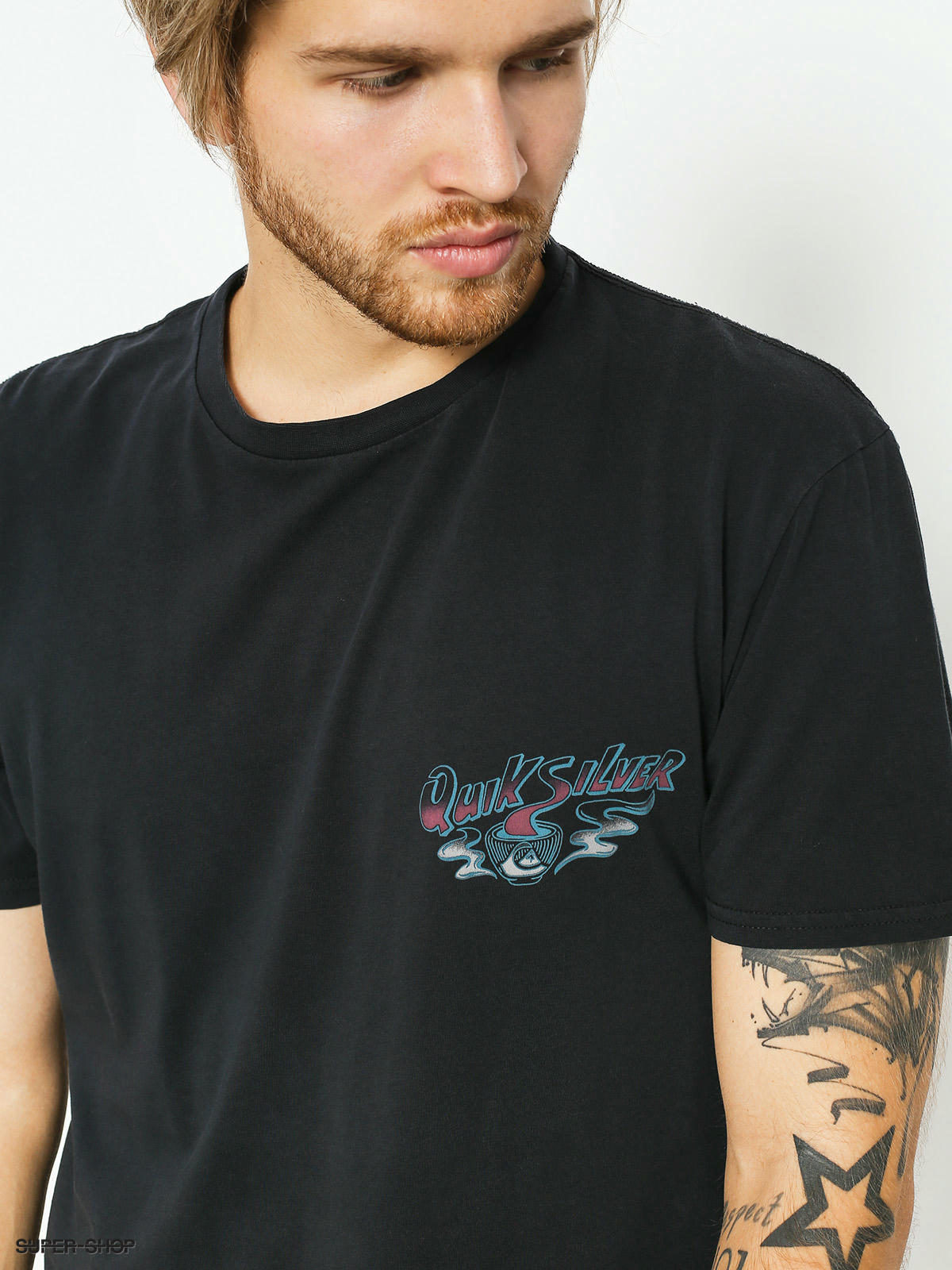 black quiksilver t shirt