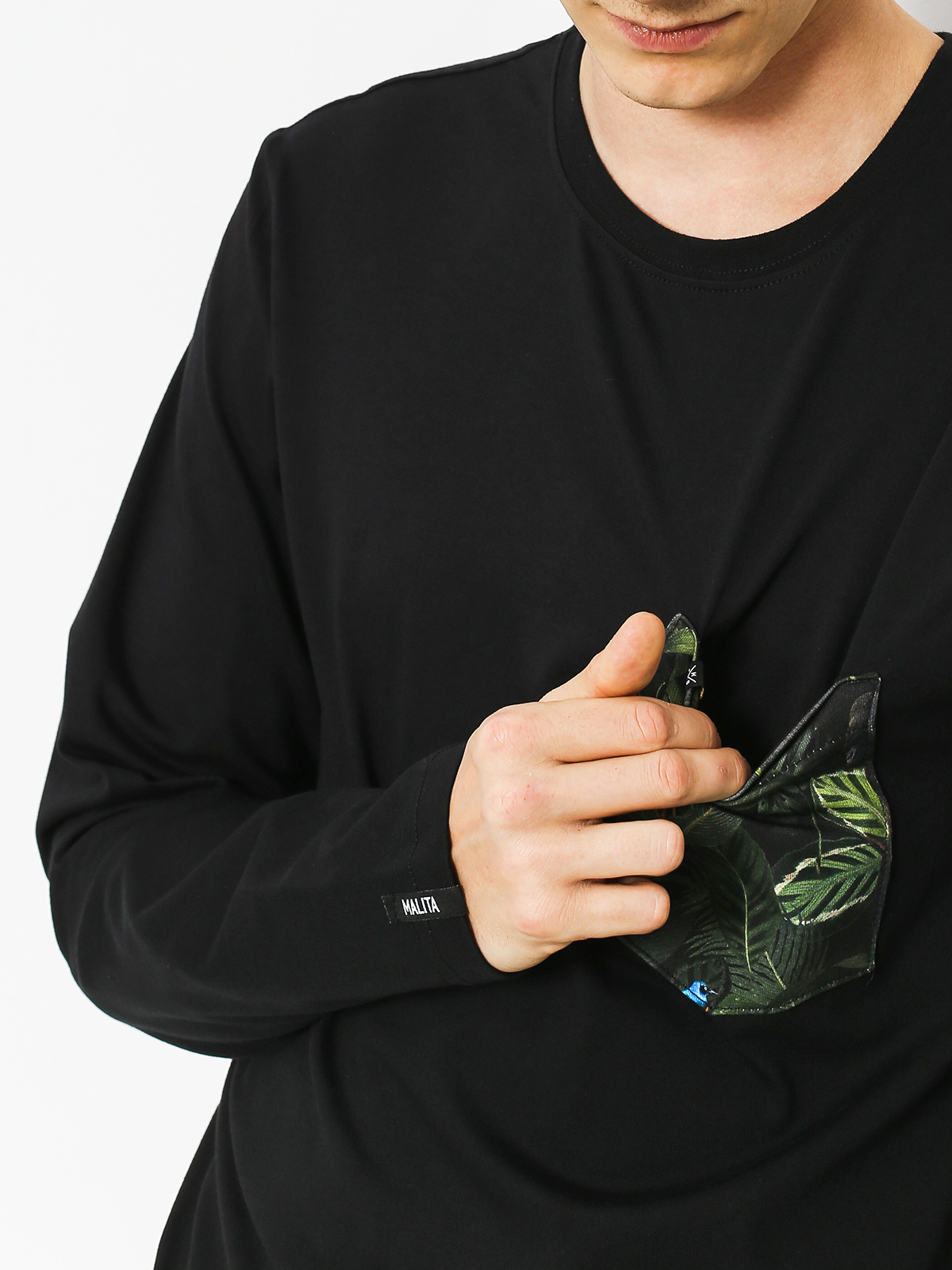 Malita Longsleeve Jungle Pocket (black)