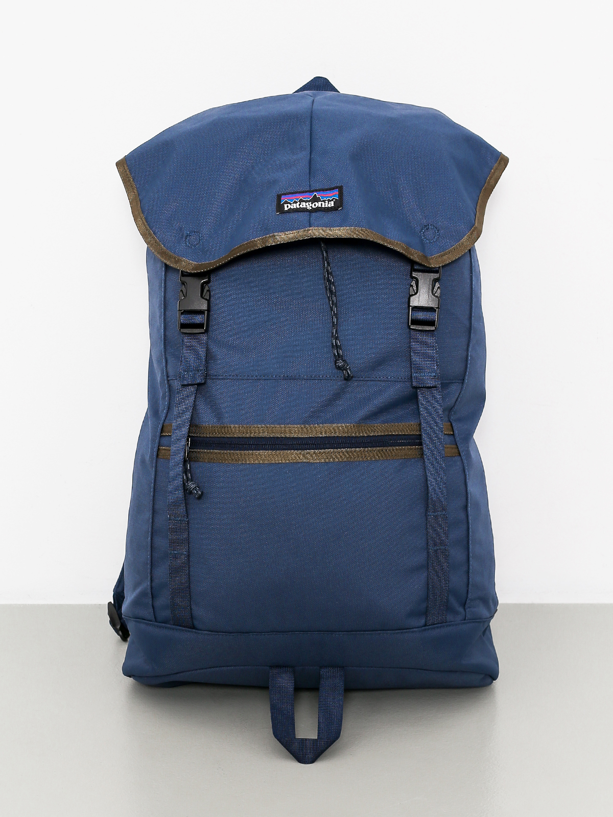 patagonia navy backpack