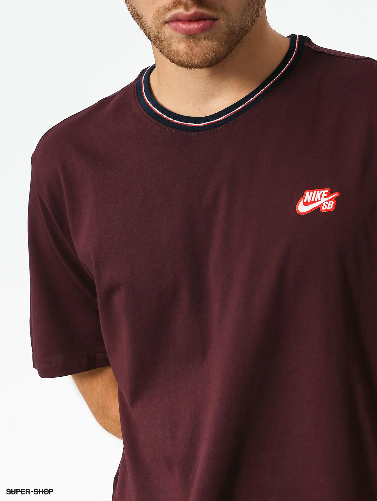 nike t shirt burgundy