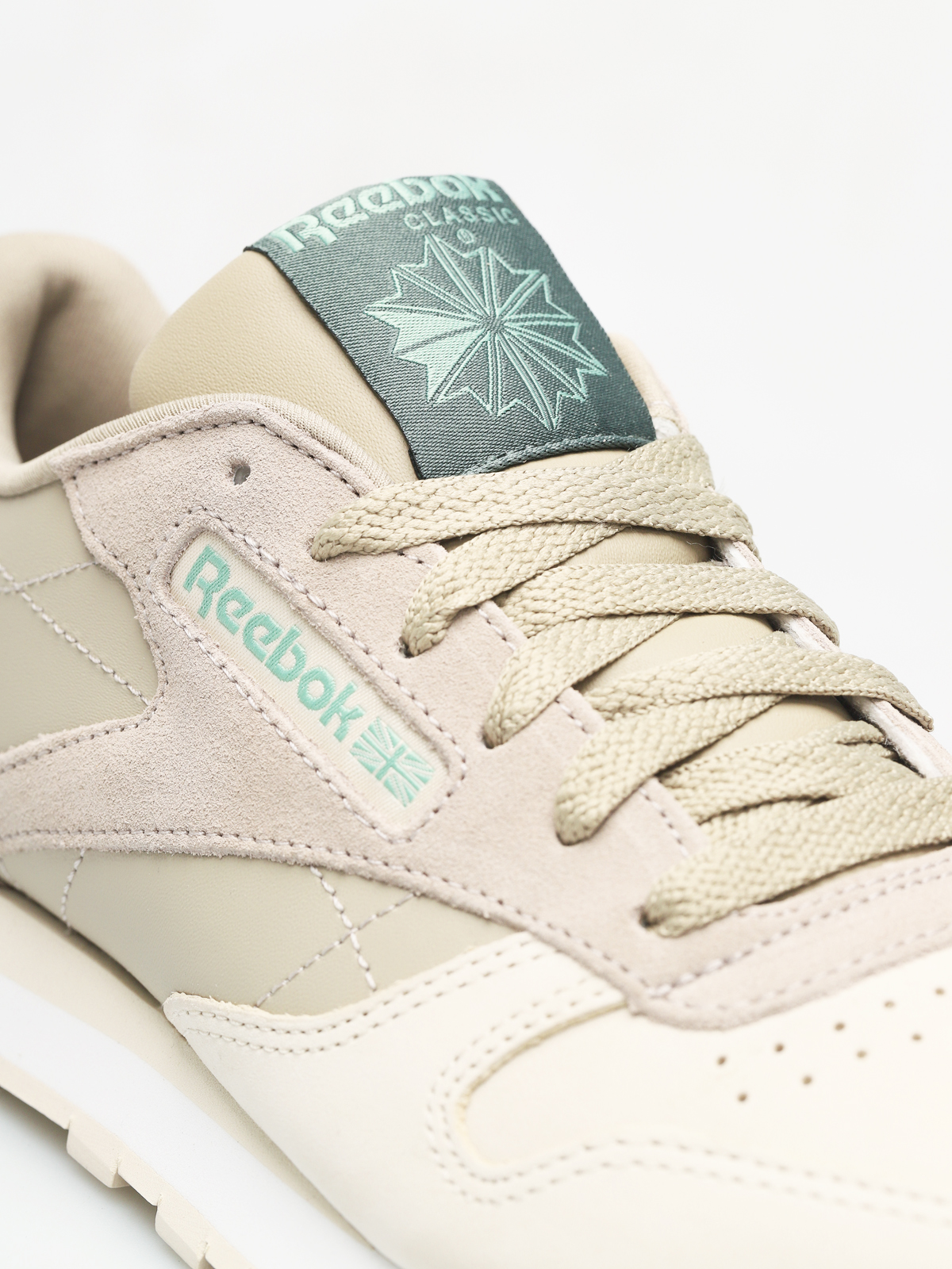 Reebok Classic Leather Schuhe Wmn (cb spr neutral/sandtrp/wd khaki/wht/chalk grn)