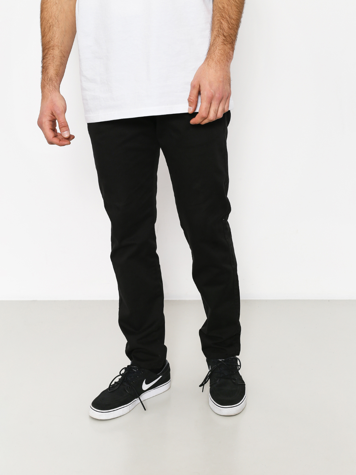 Malita Pants Chino Low Stride (black)