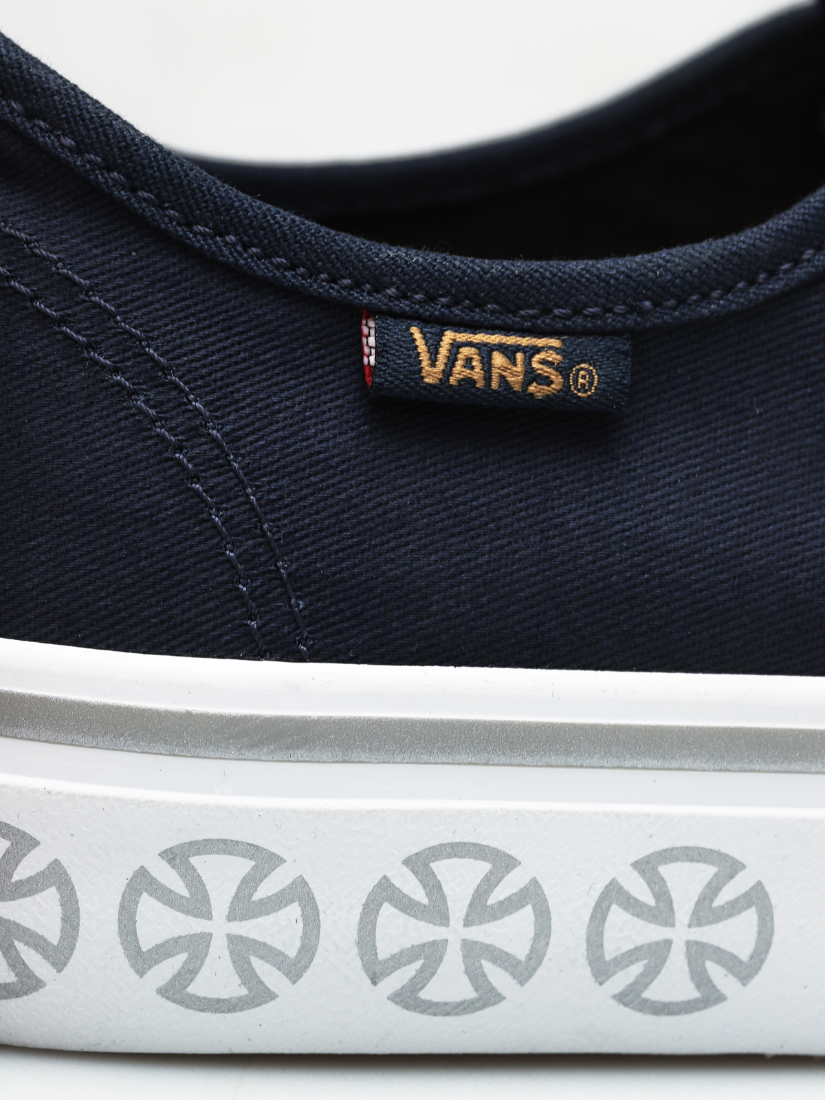 Vans av classic hot sale pro independent