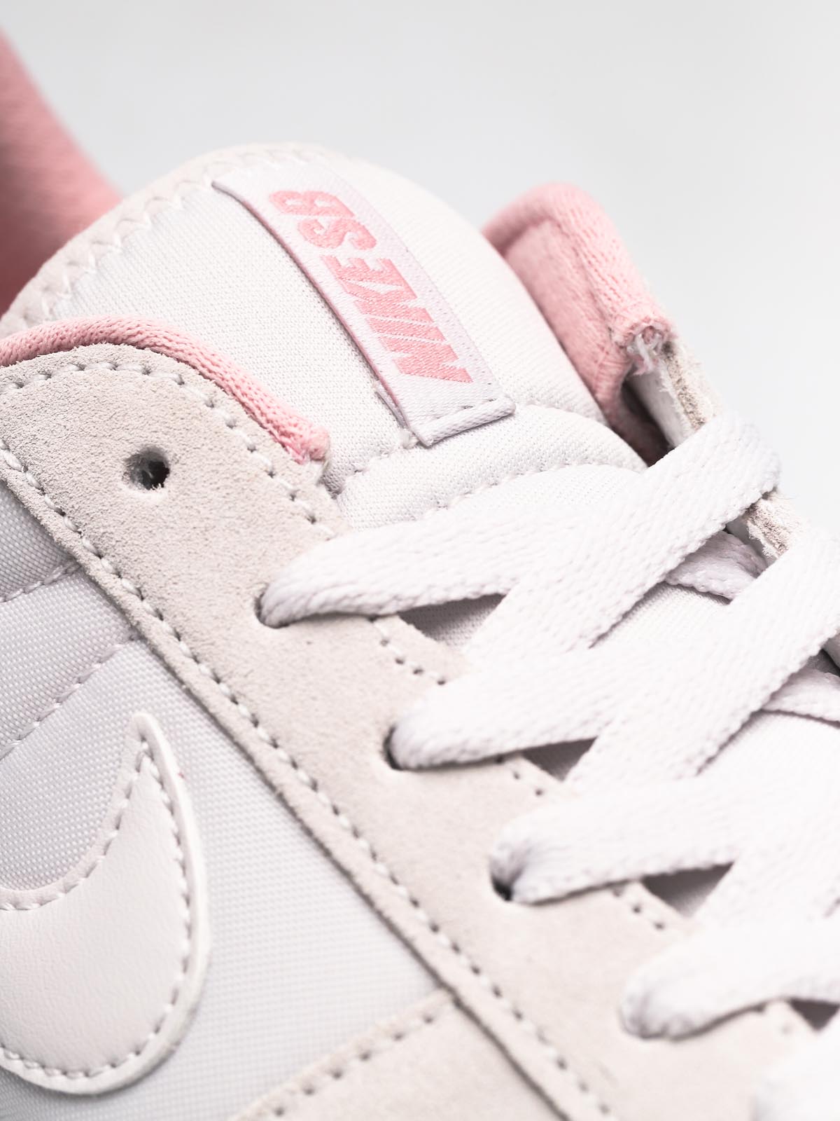 nike sb team classic vast gray & white shoes